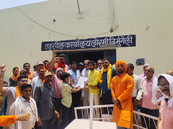 गौ माता को राष्ट्र माता घोषित करने के लिए गौ सेवको ने राष्ट्रपति के नाम एसडीएम को ज्ञापन सौपे