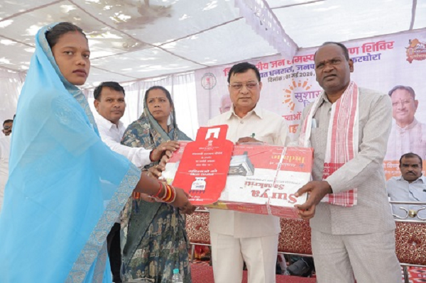 सुशासन तिहार में मिला उज्ज्वला गैस कनेक्शन, खत्म हुआ लकड़ी के चूल्हे का संघर्ष