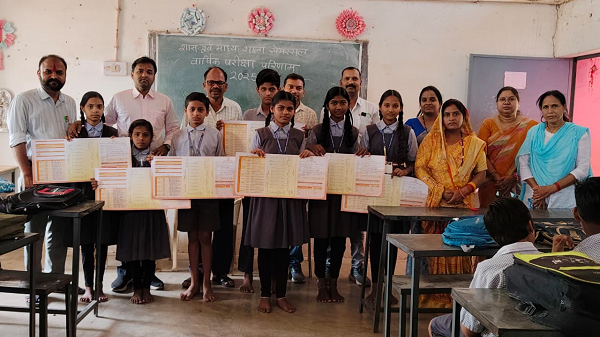प्रेरणा से परिवर्तन को सफल बनाया सेमरसल के छात्रों ने, वार्षिक परीक्षा परिणाम पाकर गदगद हुए