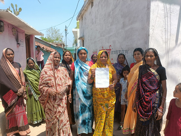 पानी व पाईप लाइन समस्या को लेकर वार्ड 4 के  वार्डवासियों ने एसडीएम को ज्ञापन सौपे