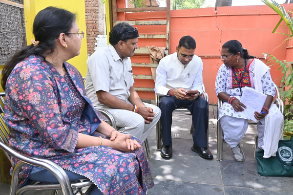बलौदा बाजार कलेक्टर ने प्रगणक बन किया डिजिटल जनगणना