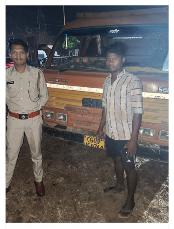खनिज विभाग की बड़ी कार्रवाई: अवैध रेत परिवहन करते 2 माजदा वाहन जप्त