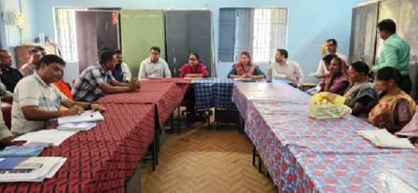 मार्री क्लस्टर में सरपंचों संग कलेक्टर ने की विकास कार्यों और जनसमस्याओं की समीक्षा