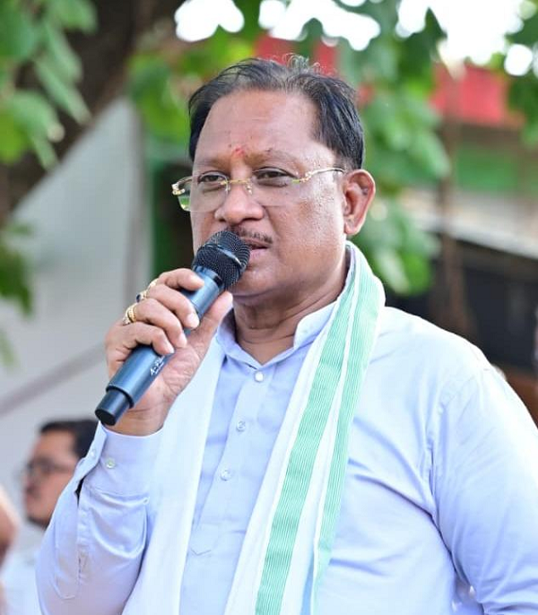  &rsquo;मुख्यमंत्री श्री विष्णु देव साय ने बरगद के पेड़ के नीचे लगाई चौपाल, सुनी ग्रामीणों की समस्याएं&rsquo;