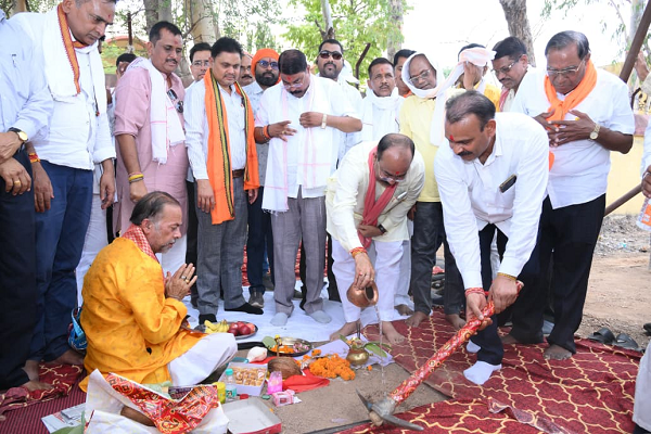 उप मुख्यमंत्री अरुण साव ने लोरमी में विकास कार्यों का किया निरीक्षण, अधिकारियों को दिए आवश्यक निर्देश