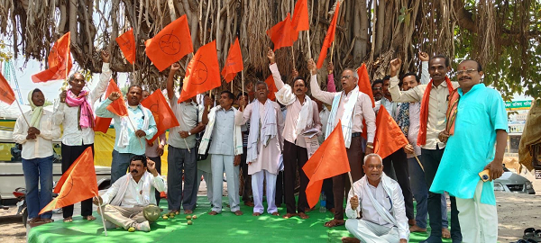 अन्नदाता के हक में किसान संघ की हुंकार &mdash; मुख्यमंत्री के नाम सौंपा ज्ञापन खाद-बीज की निर्बाध आपूर्ति की मांग, कहा&mdash; किसान हितों से समझौता नहीं