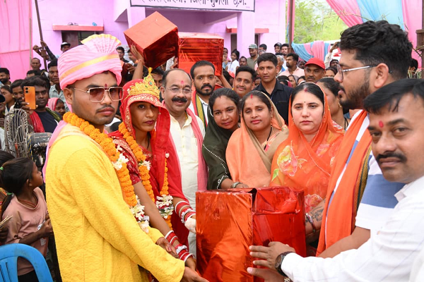 उप मुख्यमंत्री अरुण साव ने 9 नवविवाहित जोड़ों को दिया आशीर्वाद, कहा- सामूहिक आदर्श विवाह सबसे बड़ा पुण्य का काम