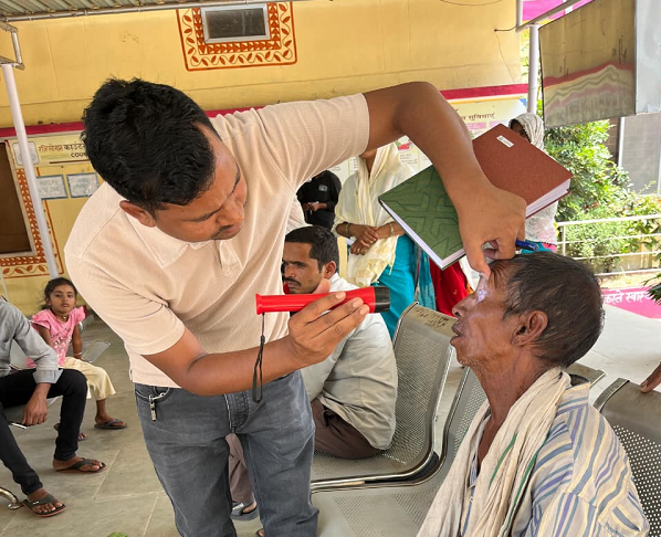 रोशनी लौटाने की मुहिम में छत्तीसगढ़ आगे: 1.63 लाख से अधिक मोतियाबिंद ऑपरेशन से हजारों चेहरों पर लौटी मुस्कान