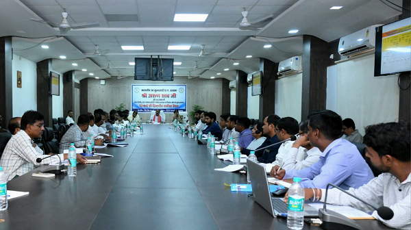 अंतिम व्यक्ति तक पहुंचे योजनाओं का लाभ, अधिकारी फील्ड में दिखाएं ज्यादा सक्रियता : श्री अरुण साव