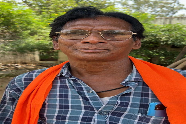 खुशहाली की नई पौध- समय पर खाद-बीज मिलने से दंडवन के किसान रुद्रेश्वर के हौसलों को लगी नई उड़ान
