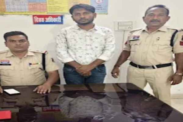  पुलिस अफसरों का डर दिखाकर लाखों की उगाही, एक गिरफ्तार, दो आरोपी फरार