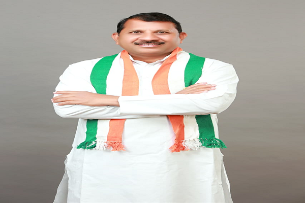 बरसात में बेघर हो रहे परिवार, अतिक्रमण कार्रवाई पर उठे मानवीय सवाल   कांग्रेस ने सरकार को घेरा, जिला अध्यक्ष घनश्याम वर्मा बोले&mdash; संवेदनाओं पर प्रहार बर्दाश्त नहीं