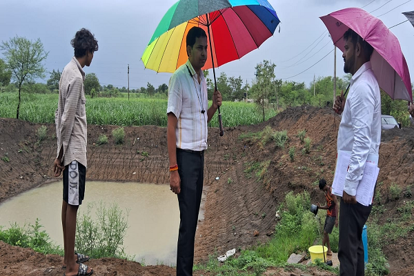 125 दोनों का रोजगार और 300 रुपए मजदूरी भुगतान से ग्रामीणों को मिलेगा आर्थिक लाभ- सीईओ श्री अभिषेक अग्रवाल