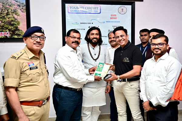 जिले की पहचान बने विष्णुभोग चावल से मंत्री गुरु खुशवंत साहेब का किया गया सम्मान