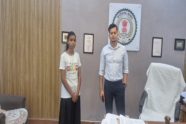  कृत्रिम पैर से बबीता के जीवन को मिली नई दिशा, प्रशासन की संवेदनशील पहल बनी सहारा