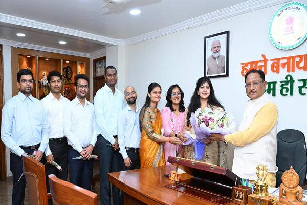  पूरी निष्ठा और सेवा भाव से करें जनसेवा, विकसित छत्तीसगढ़ के निर्माण में निभाएं महत्वपूर्ण भूमिका : मुख्यमंत्री श्री विष्णु देव साय