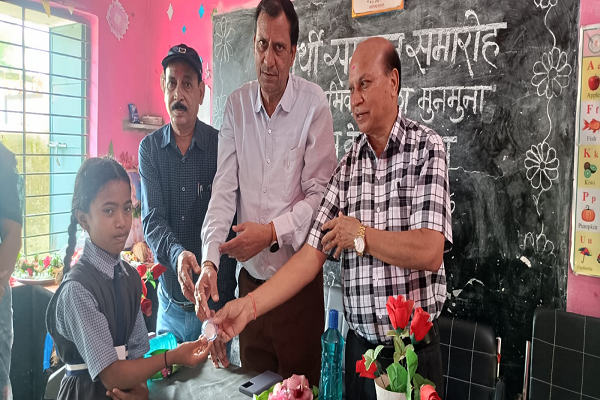 मुनमुना संकुल में विद्यार्थियों के सम्मान समारोह का हुवा आयोजन**