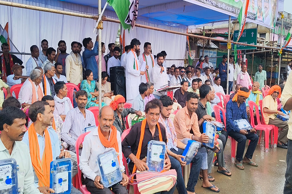 **बिजली बिल और स्मार्ट मीटर के विरोध में कांग्रेस कार्यकर्ताओं ने किया बिजली ऑफिस का घेराव***