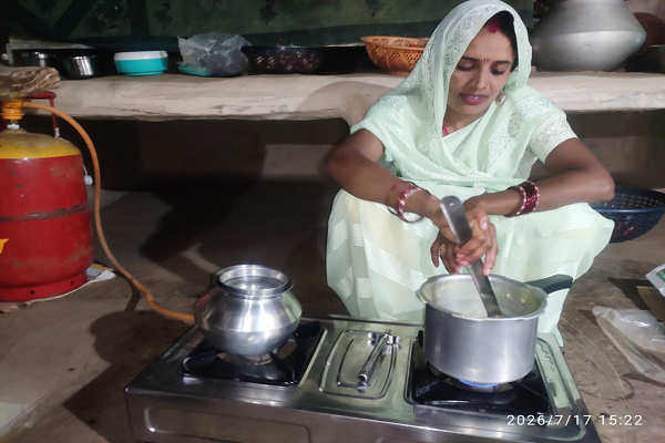  मुख्यमंत्री हेल्पलाइन 1076 से मिला त्वरित समाधान, हितग्राही को उपलब्ध कराया गया प्रधानमंत्री उज्ज्वला योजना का गैस कनेक्शन