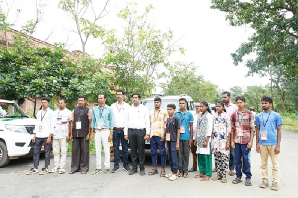 दिल्ली रवाना हुआ सुकमा का 15 सदस्यीय दल