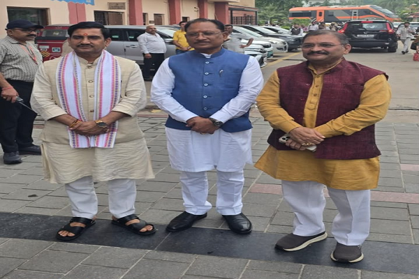 डोंगरगढ़-कटघोरा रेल लाइन निर्माण का रास्ता हुआ साफ - सांसद संतोष पांडेय   - दिल्ली में मुख्यमंत्री व सांसद की केंद्रीय रेल मंत्री से हुई सार्थक चर्चा। 