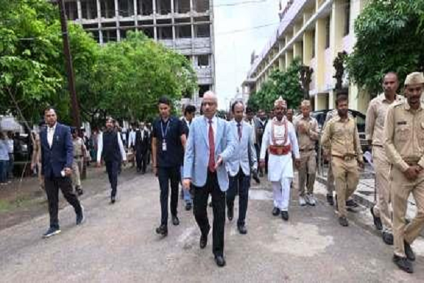 मुख्य न्यायाधीश रमेश सिन्हा ने जिला न्यायालय राजनांदगांव का विस्तृत निरीक्षण व न्यायिक अधोसंरचना का जायजा