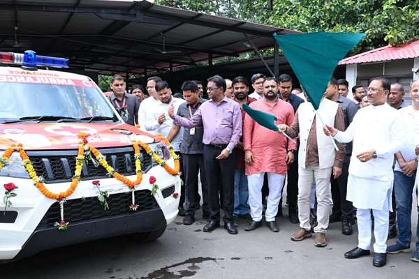 सीएम साय ने धरसींवा विधानसभा के लिए एम्बुलेंस को दिखाई हरी झंडी