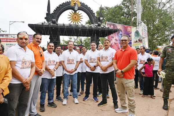  *भोरमदेव पदयात्रा में पूर्व कलेक्टर्स व वरिष्ठ प्रशासनिक अधिकारी हुए शामिल*