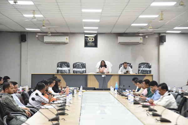 सेवा सेतु और सीएम हेल्पलाइन के आवेदनों के गुणवत्तापूर्ण व समयबद्ध निराकरण करें : कलेक्टर