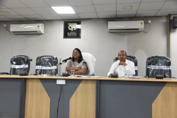 कलेक्टर ने स्वास्थ्य विभाग की योजनाओं एवं कार्यक्रमों के प्रगति की समीक्षा की