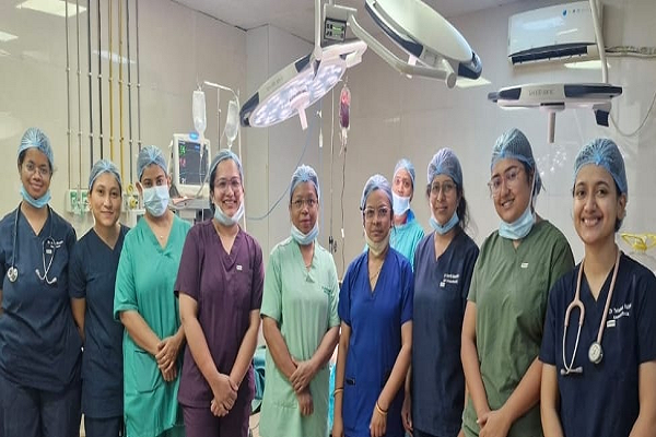 शासकीय चिकित्सा महाविद्यालय राजनांदगांव में जटिल गर्भाशय ट्यूमर की सफल सर्जरी