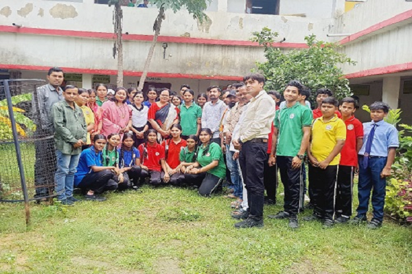 पीएमश्री विद्यालय जयनगर में बैगलेस डे पर स्वच्छता अभियान