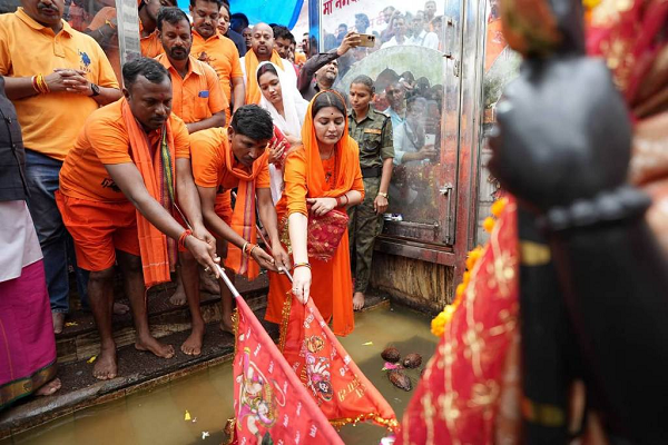 अमरकंटक से भोरमदेव तक भावना बोहरा की 151 किमी कांवड़ पदयात्रा शुरू