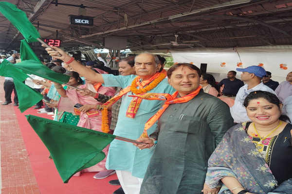  रामलला दर्शन के लिए राजनांदगांव से अयोध्या धाम रवाना हुई विशेष ट्रेन, श्रद्धालुओं में उत्साह