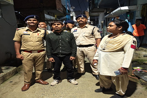 रायपुर पुलिस का बड़ा एक्शन: गुंडा-बदमाशों से लेकर तंबाकू और शराब तक कार्रवाई