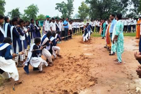 खेल व युवा दिवस पर बालिकाओं ने दिखाई प्रतिभा, विभिन्न प्रतियोगिताओं में बढ़-चढ़कर लिया हिस्सा