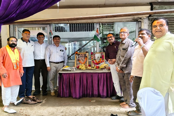 कान्यकुब्ज युवा मण्डल के विशाल भंडारे में सैकड़ों श्रद्धालुओं ने ग्रहण किया महाप्रसाद