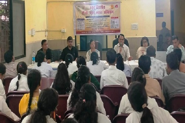 टीबी मुक्त भारत अभियान अंतर्गत घुमका में किया जा रहा सर्वे