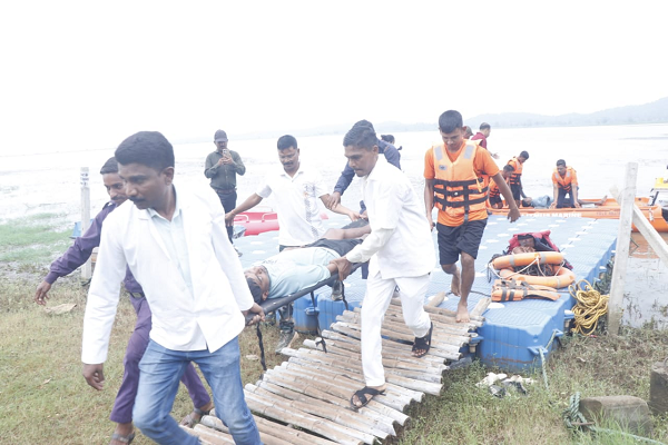बाढ़ आपदा से निपटने की तैयारियों को परखने मॉकड्रिल, 4 लोगों का किया गया सफल रेस्क्यू