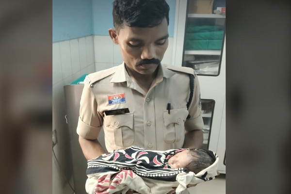 मंदिर के पास मिला नवजात, डायल-112 बनी सहारा: समय पर पहुंचाया अस्पताल
