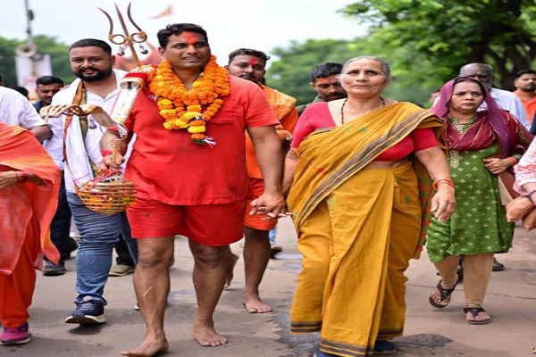 शिवनाथ से देवबलौदा तक शिवमय हुई भिलाई, देवेंद्र यादव के साथ उमड़ा कांवड़ियों का सैलाब