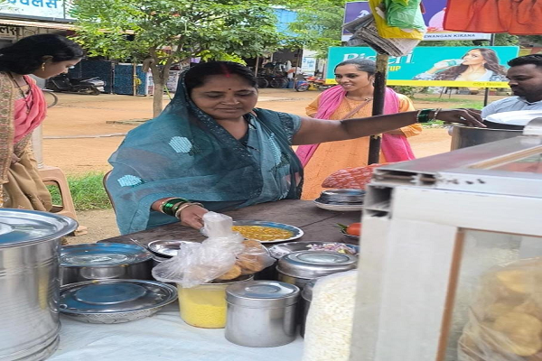 दुलारी देवांगन को मिला विष्णु भैया का दुलार, स्वरोजगार से बनाई अपनी पहचान