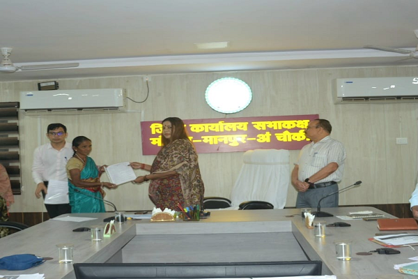 नक्सल पीड़ित 5 परिवारों के सदस्यों को मिली शासकीय सेवा