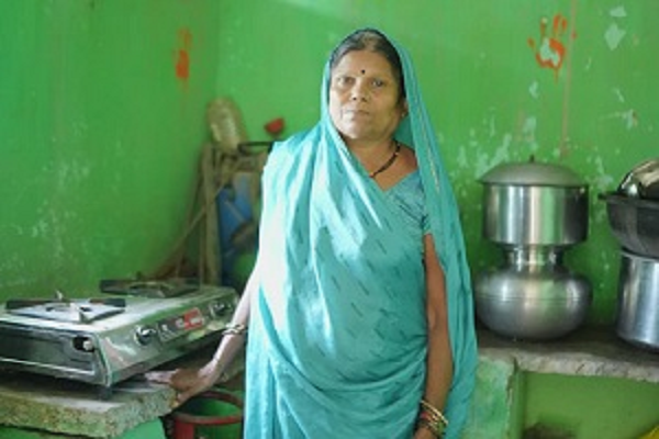 प्रधानमंत्री उज्ज्वला योजना से कौशल्या यादव की रसोई हुई धुआंमुक्त