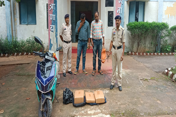  इंदागांव पुलिस की बड़ी कार्रवाई, 19 किलो से अधिक गांजा के साथ ओडिशा के दो तस्कर गिरफ्तार