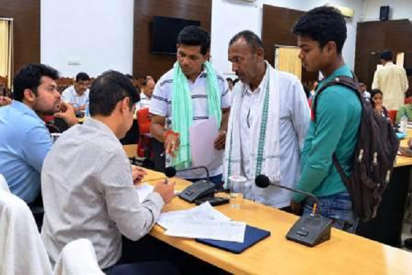 जनदर्शन कलेक्टर छिकारा ने नागरिकों की सुनी समस्याएं, त्वरित निराकरण के दिए निर्देश