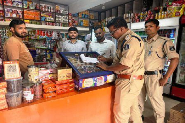 राष्ट्रीय तंबाकू नियंत्रण कार्यक्रम के तहत दुकानों पर चालानी कार्रवाई