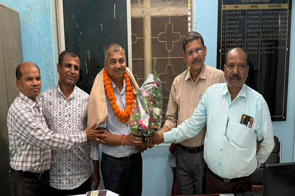 42 वर्षों की निष्ठावान सेवा के बाद सेवानिवृत्त हुए सहायक ग्रेड-1 अविंद्र पाणिग्राही