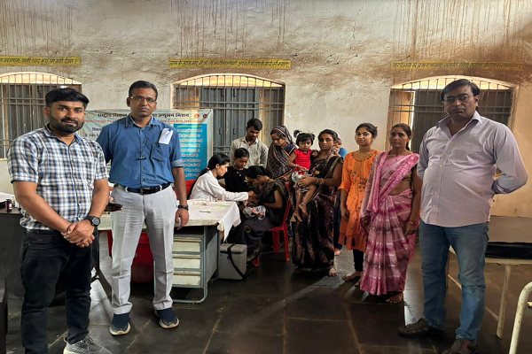  शिशु संरक्षण माह के तहत आंगनबाड़ी केंद्रों में आयोजित स्वास्थ्य सत्रों का निरीक्षण