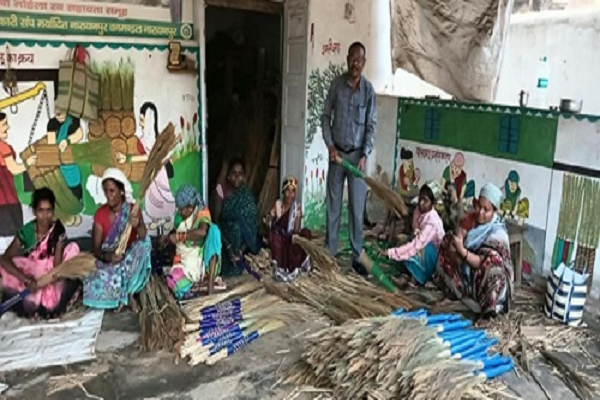 जंगलों की छांव से निकलकर स्वावलंबन की मिसाल बनीं नारायणपुर की महिलाएं